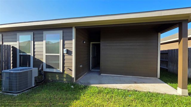 9760 Grosbeak Lane, Magnolia, TX 77354