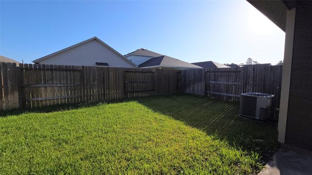 9760 Grosbeak Lane, Magnolia, TX 77354