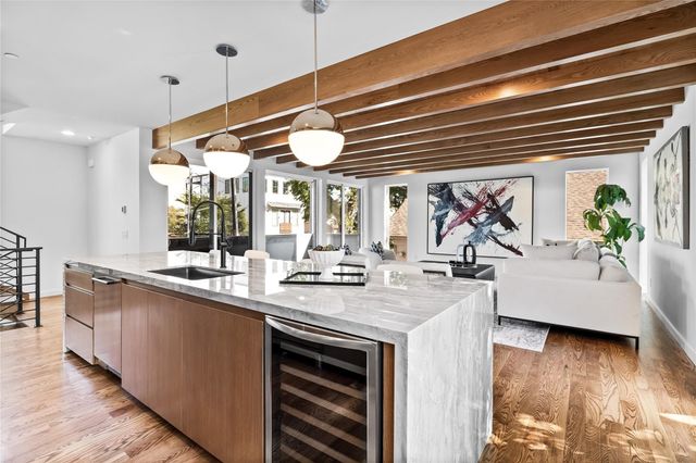 1529 Villars Street, Dallas, TX 75204