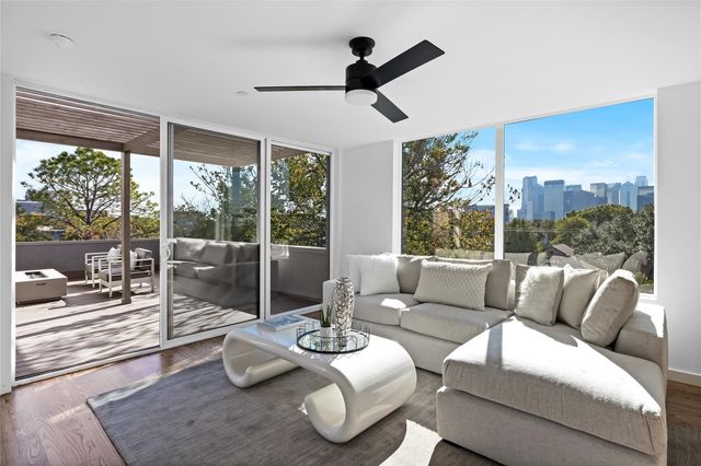 1529 Villars Street, Dallas, TX 75204