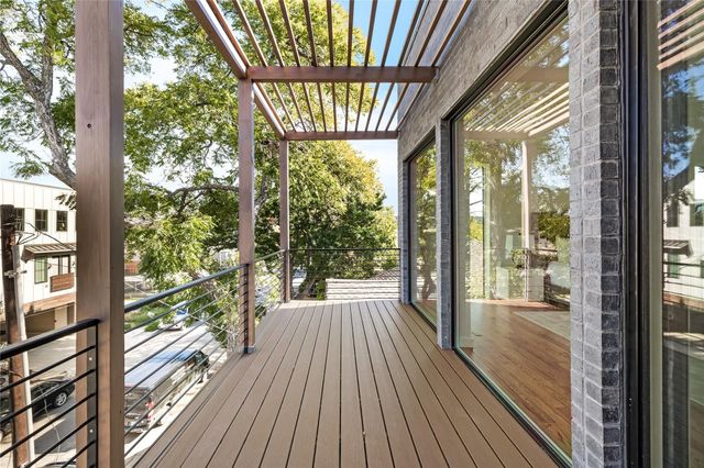 1529 Villars Street, Dallas, TX 75204