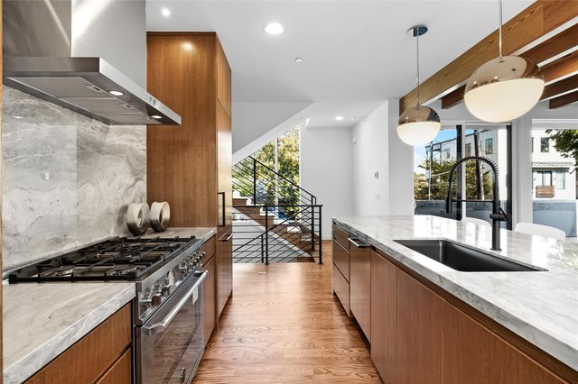 1529 Villars Street, Dallas, TX 75204
