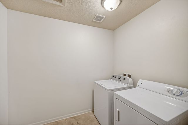 9125 Greenspire Drive 114, West Des Moines, IA 50266