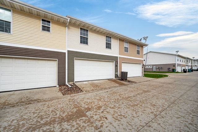 9125 Greenspire Drive 114, West Des Moines, IA 50266