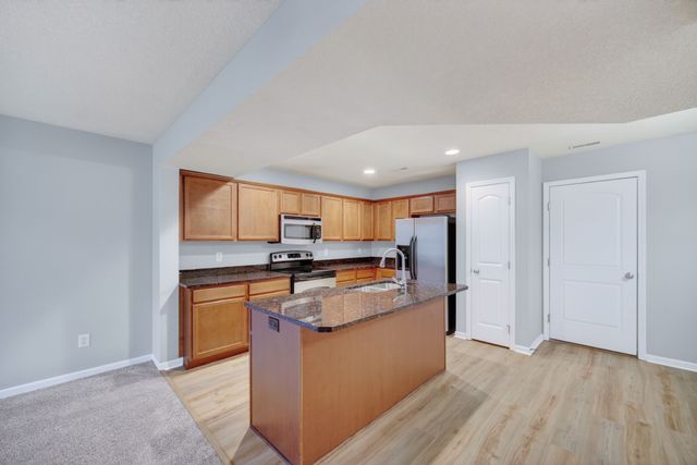 9125 Greenspire Drive 114, West Des Moines, IA 50266