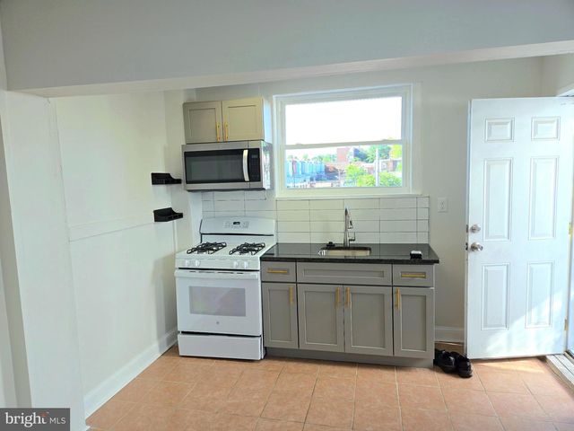 433 W CHEW AVE, Philadelphia, PA 19120