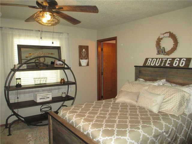 1 Beaver, Holiday Island, AR 72631