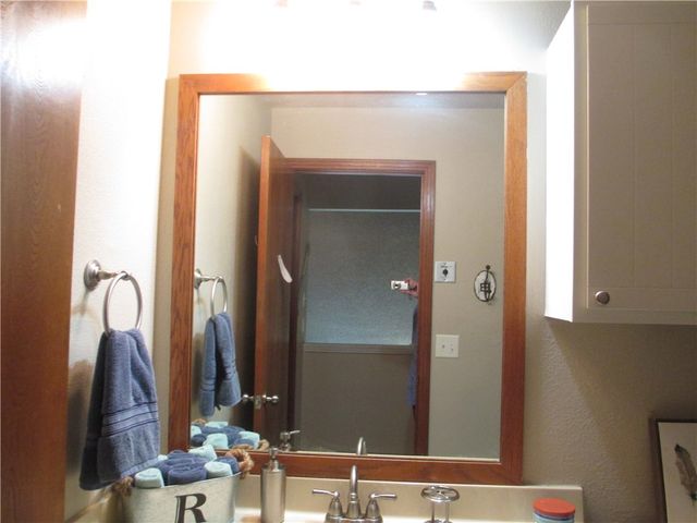 1 Beaver, Holiday Island, AR 72631