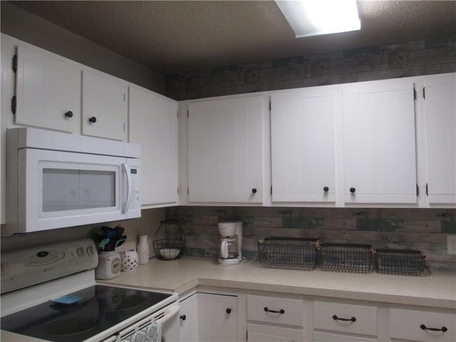 1 Beaver, Holiday Island, AR 72631