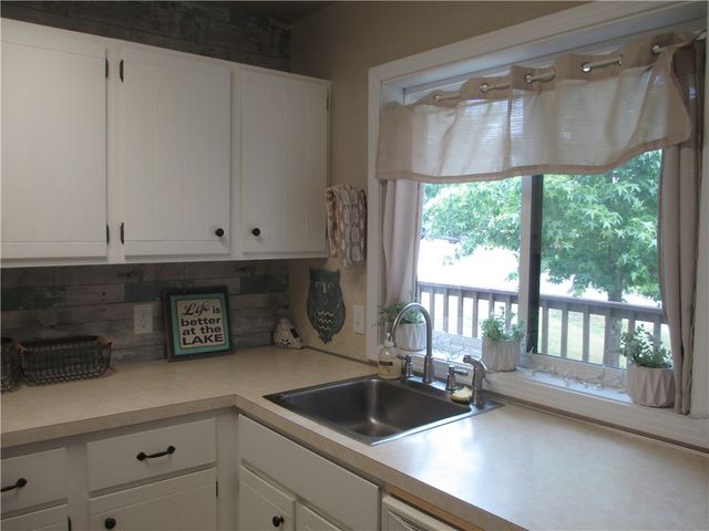 1 Beaver, Holiday Island, AR 72631