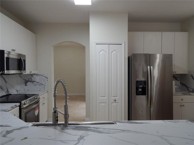 320 SW 87th Court, Miami, FL 33174