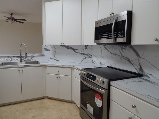 320 SW 87th Court, Miami, FL 33174