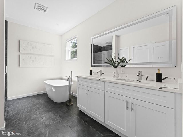 981 NEW BROOKLYN ERIAL RD, Sicklerville, NJ 08081