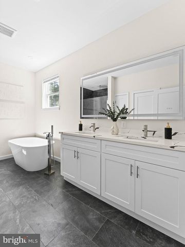 981 NEW BROOKLYN ERIAL RD, Sicklerville, NJ 08081