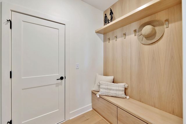 3239 N Bedford St, Wichita, KS 67226