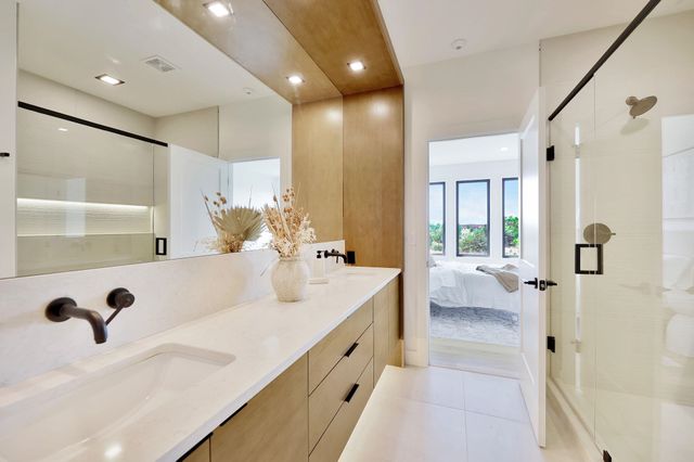 3239 N Bedford St, Wichita, KS 67226