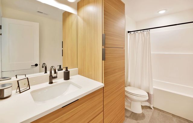 3239 N Bedford St, Wichita, KS 67226