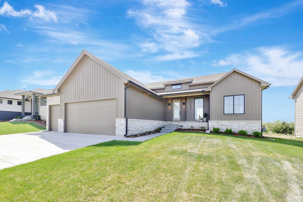 3239 N Bedford St, Wichita, KS 67226