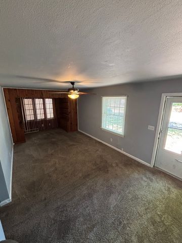 2006 Richmond Street, Rockford, IL 61101