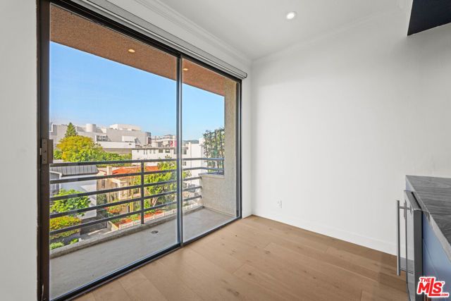 106 N Croft Avenue 301, Los Angeles, CA 90048