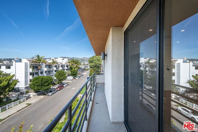 106 N Croft Avenue 301, Los Angeles, CA 90048