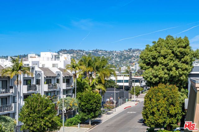 106 N Croft Avenue 301, Los Angeles, CA 90048