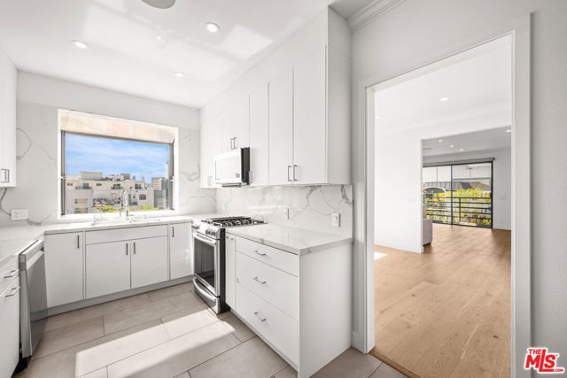 106 N Croft Avenue 301, Los Angeles, CA 90048