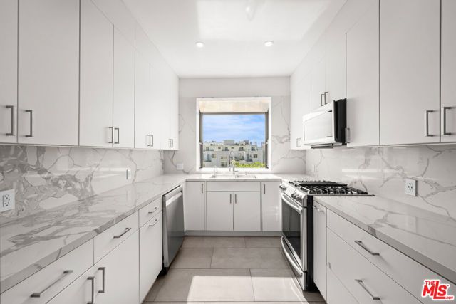 106 N Croft Avenue 301, Los Angeles, CA 90048