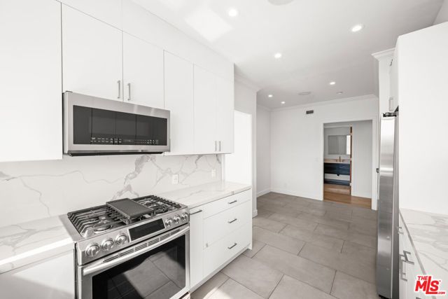 106 N Croft Avenue 301, Los Angeles, CA 90048