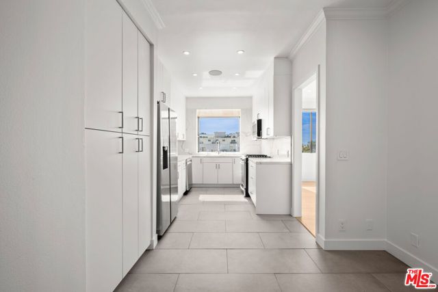 106 N Croft Avenue 301, Los Angeles, CA 90048