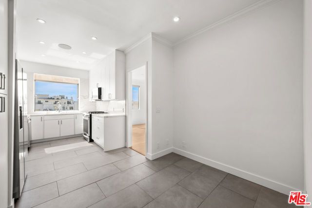 106 N Croft Avenue 301, Los Angeles, CA 90048