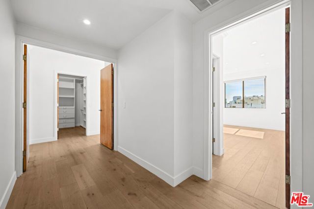 106 N Croft Avenue 301, Los Angeles, CA 90048