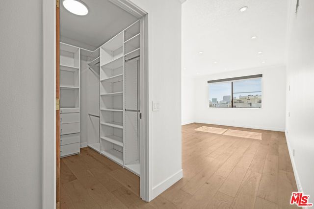 106 N Croft Avenue 301, Los Angeles, CA 90048