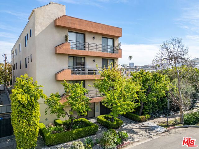 106 N Croft Avenue 301, Los Angeles, CA 90048