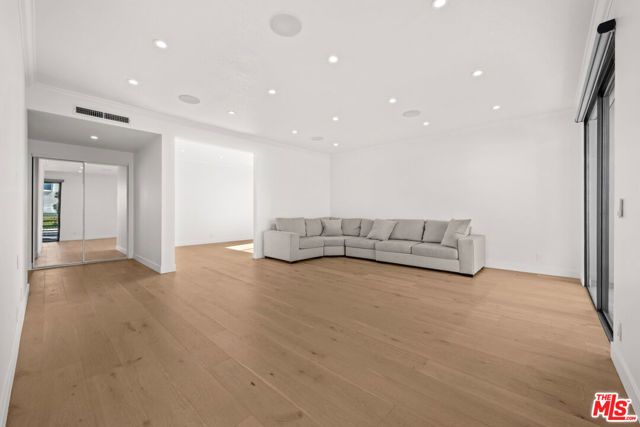 106 N Croft Avenue 301, Los Angeles, CA 90048