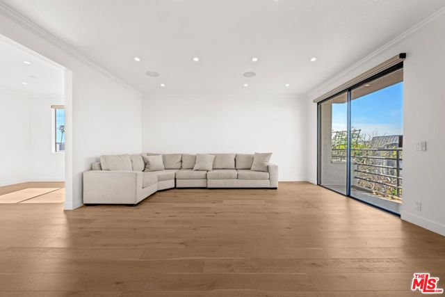 106 N Croft Avenue 301, Los Angeles, CA 90048