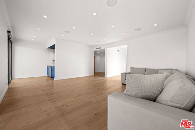 106 N Croft Avenue 301, Los Angeles, CA 90048