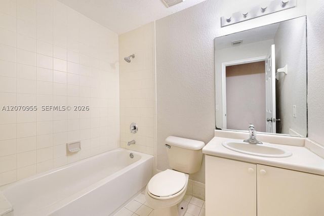 2828 SE 16th Ave 114, Homestead, FL 33035