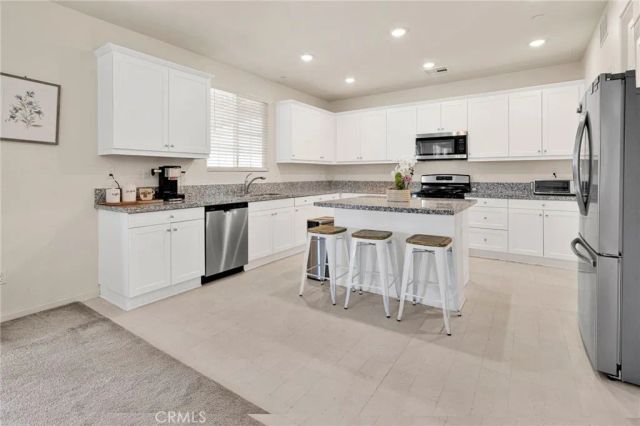 12644 Ojo Caliente, Victorville, CA 92392