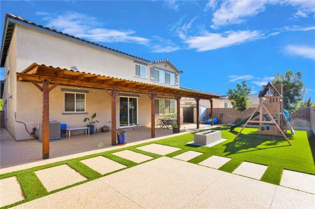12644 Ojo Caliente, Victorville, CA 92392
