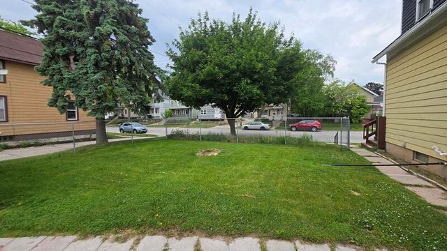 1423 N 17th STREET, Sheboygan, WI 53081