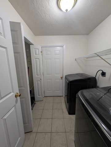 38 Lake St, Spencer, MA 01562