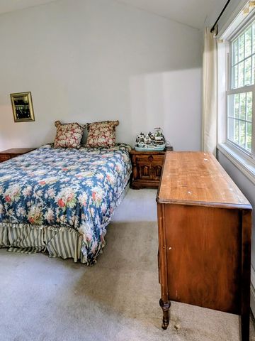 38 Lake St, Spencer, MA 01562