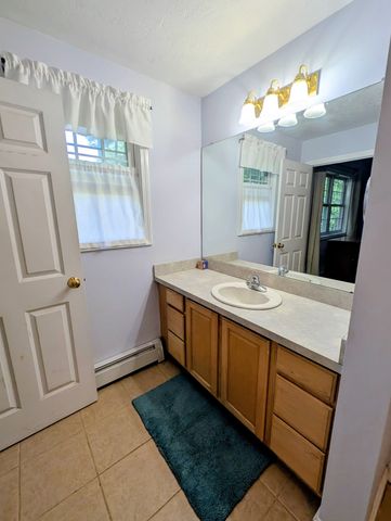 38 Lake St, Spencer, MA 01562
