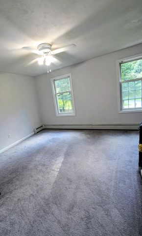 38 Lake St, Spencer, MA 01562
