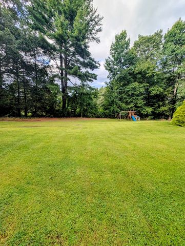 38 Lake St, Spencer, MA 01562