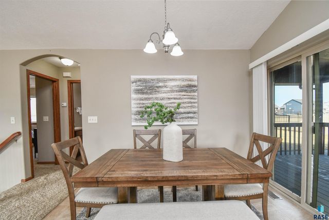 610 Kent St Street, Harrisburg, SD 57032