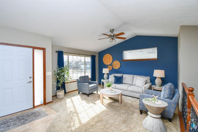 610 Kent St Street, Harrisburg, SD 57032