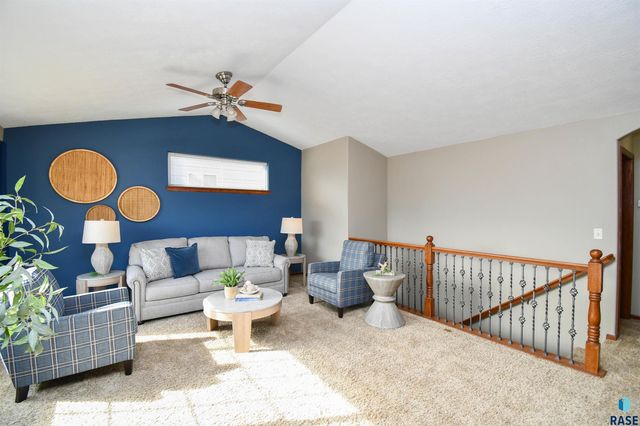 610 Kent St Street, Harrisburg, SD 57032