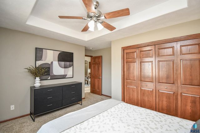 610 Kent St Street, Harrisburg, SD 57032